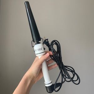 Hot Tools NanoCeramic 1 1/4'' Tapered Curling Iron